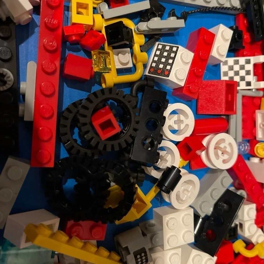 Vintage LEGO System Building Toy Basic Set 715 Incomplete 1990